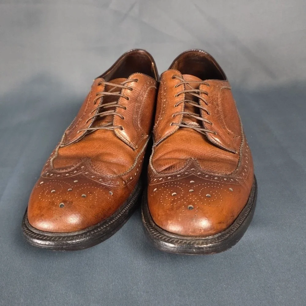Vintage Hanover wingtips shoes V Cleat Mens 11B / RR Brown Wingtip Leather